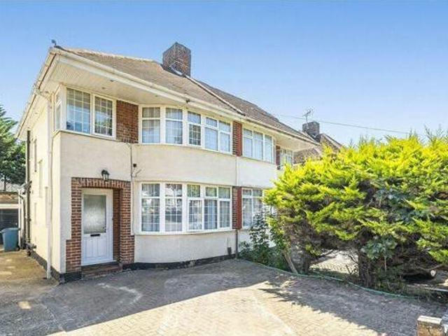 House for sale in Little Stanmore, Greater London