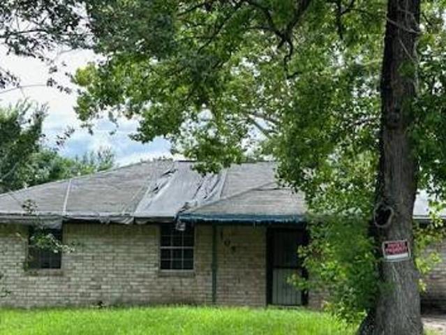 House for sale in Willis House for sale in Willis
