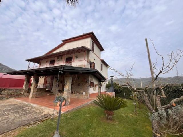 Villa Indipendente in vendita a Felitto, Campania