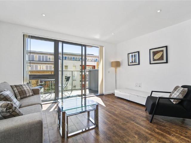 Apartment for rent in Poplar Grove, Greater London