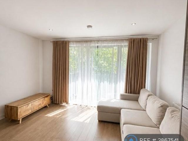 Apartment for rent in Poplar Grove, Greater London