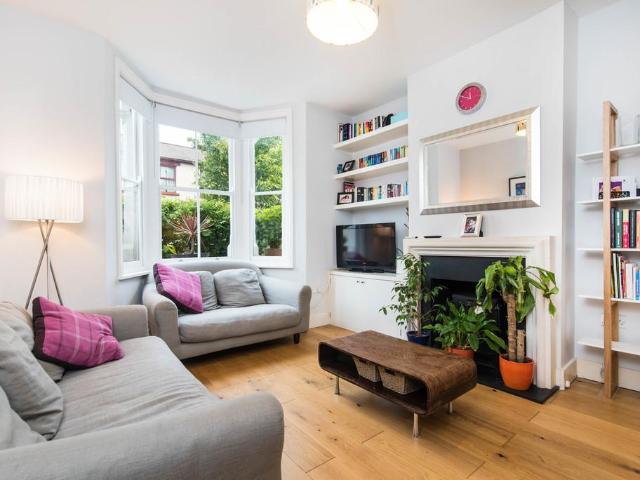 House for rent in College Park, Greater London