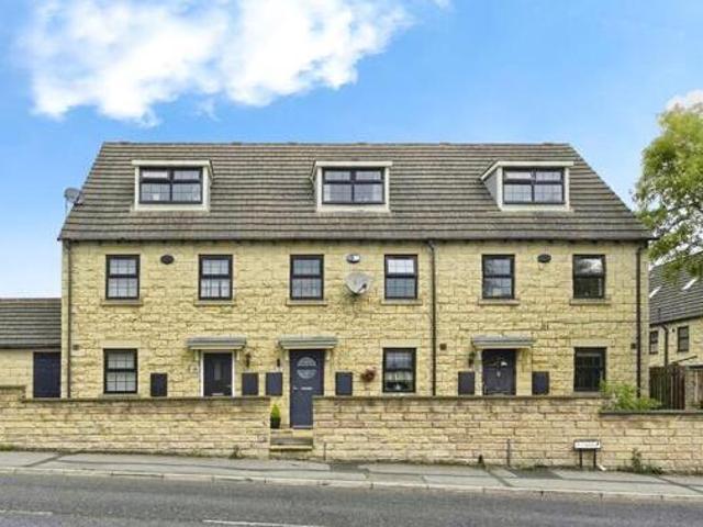 House for sale in Huddersfield, Kirklees