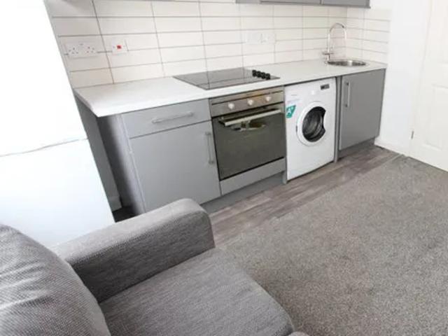 House for rent in Kensington, Calderstones