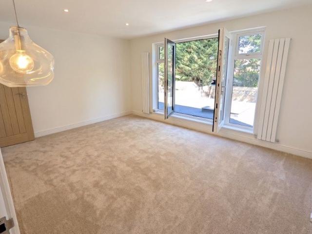 House for rent in West End, Heol-las