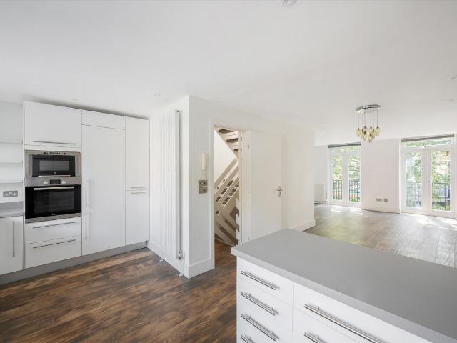 House for rent in Primrose Hill, Greater London