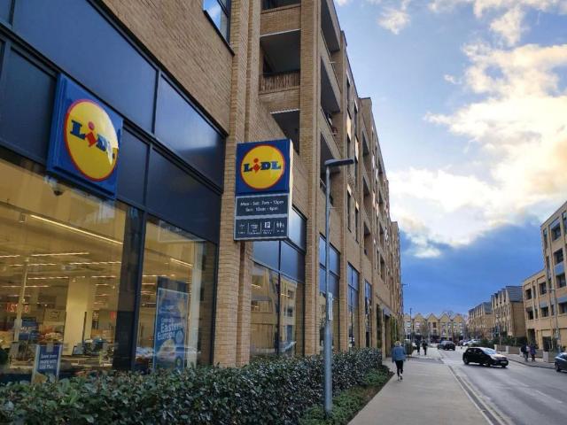 Apartment for rent in Hackbridge, Greater London