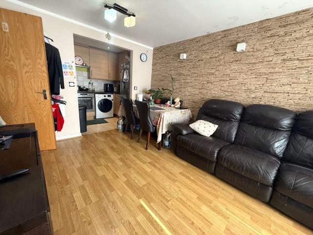 Apartment for rent in London Borough of Hounslow, Greater London