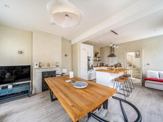 Apartment for rent in Putney, Greater London