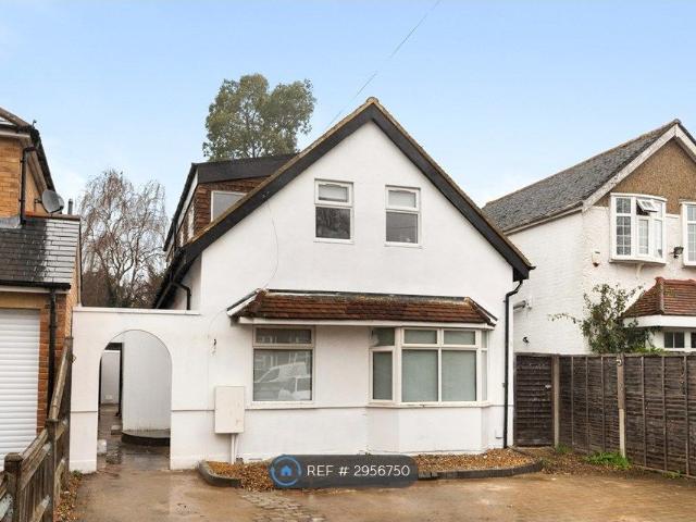 Studio for rent in Lower Halliford, Surrey