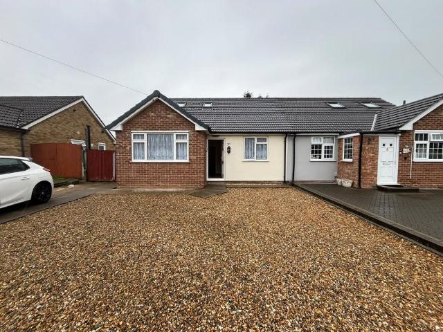 House for rent in London Borough of Hounslow, Greater London