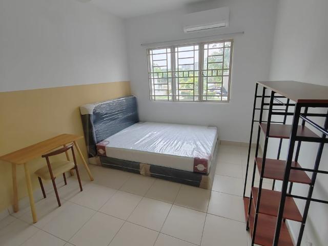 Room for rent in Petaling, Alam Impian