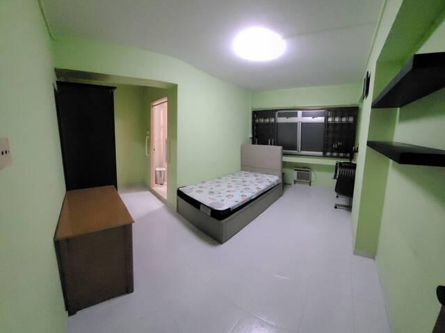 Room for rent in Telok Blangah