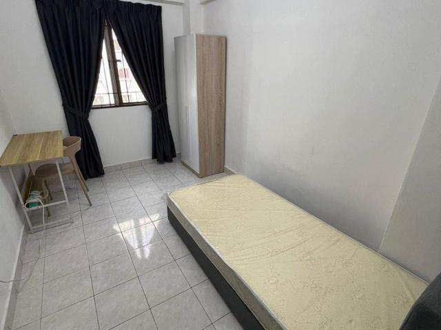 Room for rent in PJU 6, Petaling Jaya