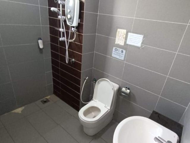 Room for rent in Petaling, Alam Impian