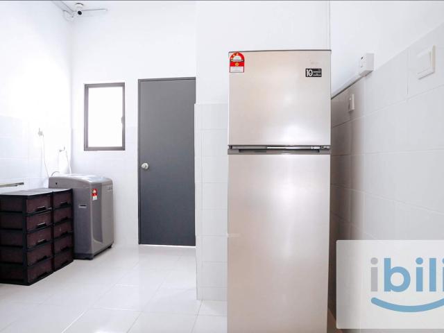 Room for rent in Petaling, Alam Impian