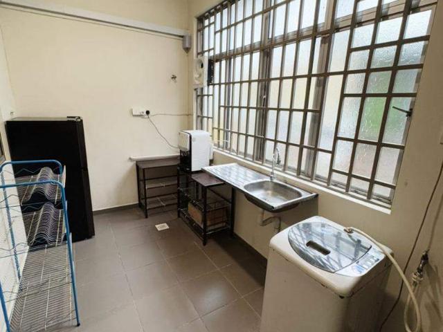 Room for rent in Petaling, Alam Impian