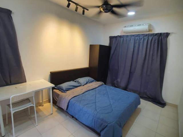 Room for rent in Petaling, Alam Impian