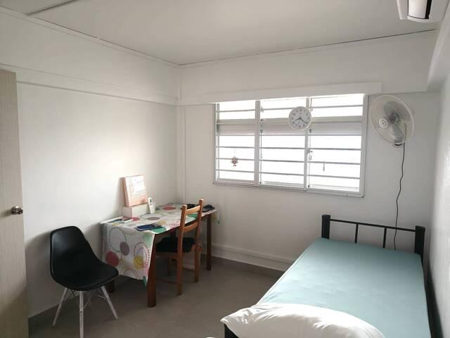 Room for rent in Yishun East, Singapore