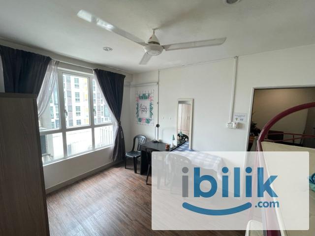 Room for rent in Petaling, Alam Impian