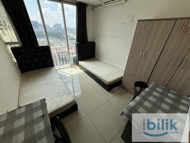 Room for rent in Petaling, Alam Impian