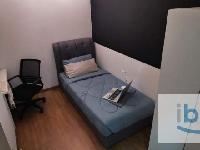 Room for rent in Petaling, Alam Impian