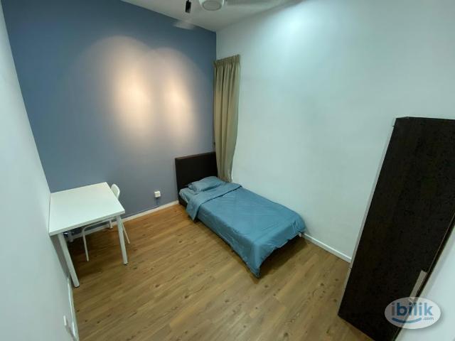 Room for rent in Petaling, Alam Impian