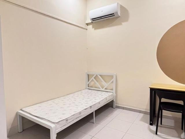 Room for rent in Petaling, Alam Impian