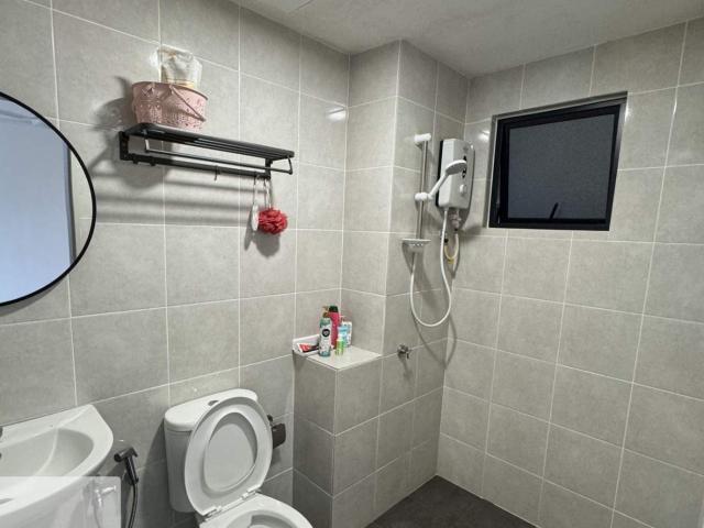 Room for rent in Petaling, Alam Impian