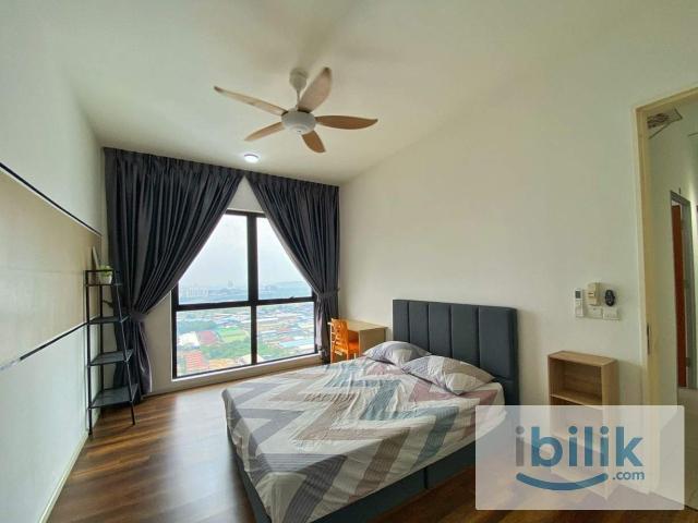 Room for rent in Petaling, Alam Impian