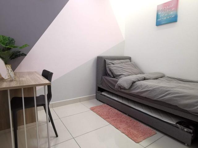 Room for rent in Petaling, Alam Impian