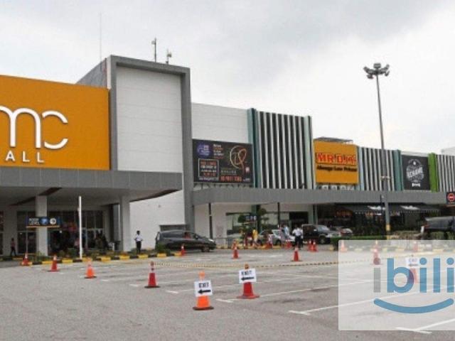 Room for rent in Petaling, Alam Impian