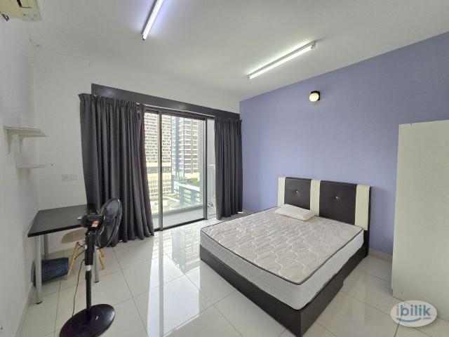 Room for rent in Petaling, Alam Impian
