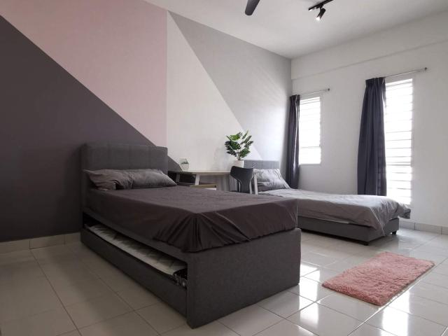 Room for rent in Petaling, Alam Impian