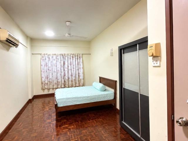 Room for rent in Taman Desa, Kluang