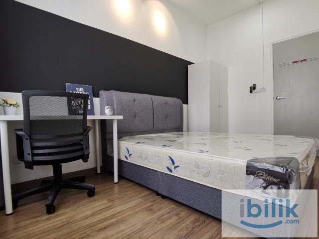 Room for rent in Petaling, Alam Impian