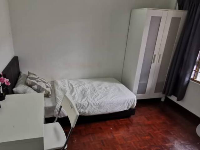 Room for rent in Petaling, Alam Impian