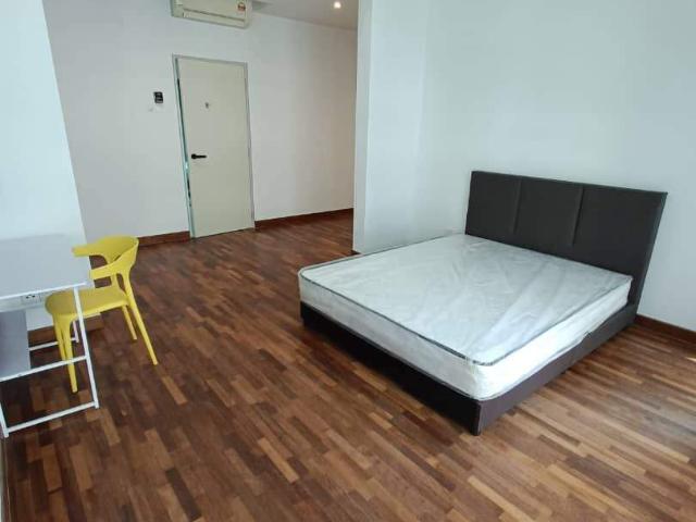 Room for rent in Petaling, Alam Impian