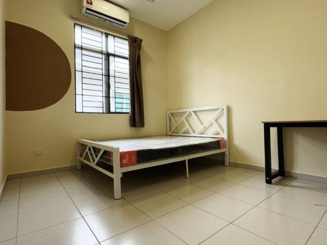 Room for rent in Petaling, Alam Impian