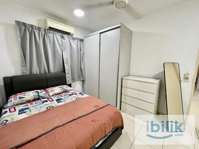 Room for rent in Petaling, Alam Impian