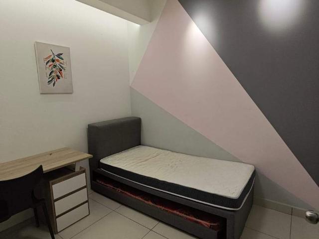 Room for rent in Petaling, Alam Impian