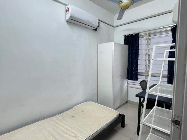 Room for rent in Petaling, Damansara Damai