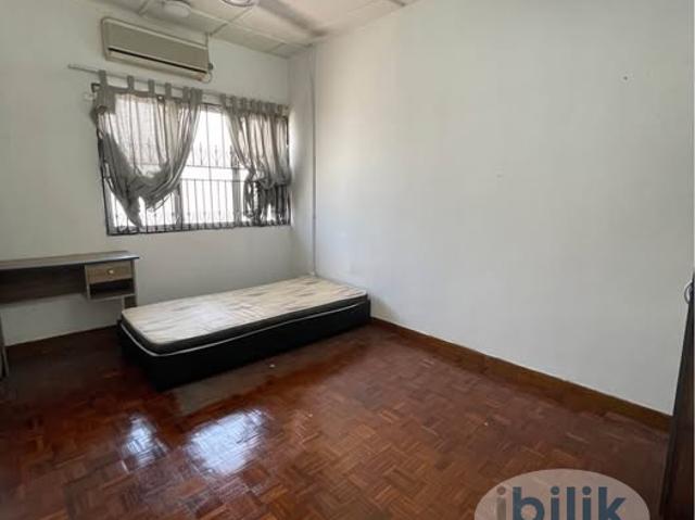 Room for rent in PJU 6, Petaling Jaya