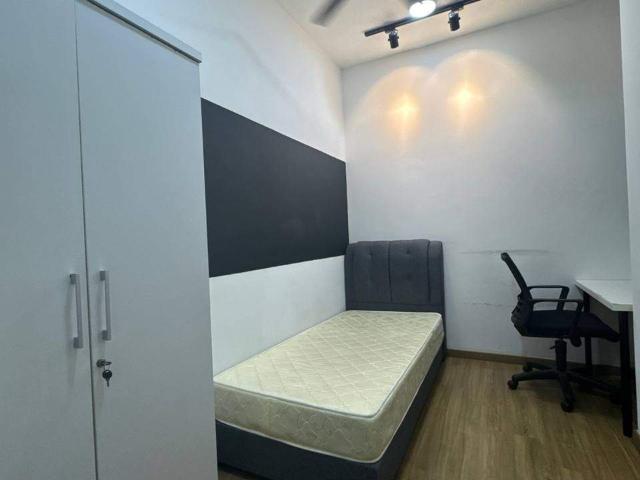 Room for rent in Petaling, Alam Impian