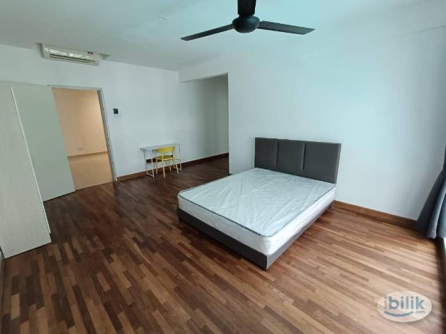 Room for rent in Petaling, Alam Impian