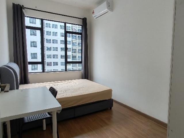 Room for rent in Petaling, Alam Impian