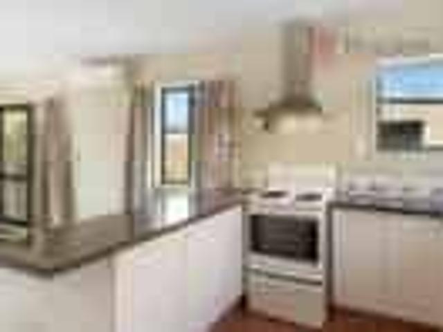 Townhouse for rent in Heathcote, Canterbury