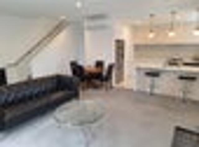 Townhouse for rent in Fendalton, Canterbury