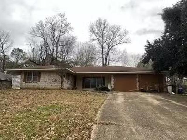 House for sale in Pineville