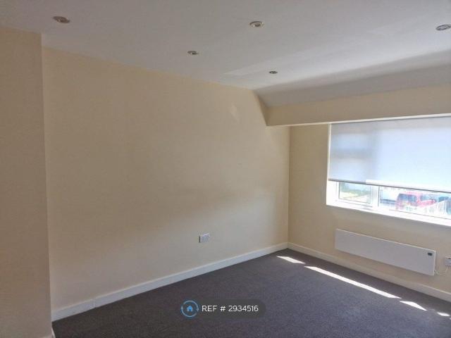 Apartment for rent in West Heath, Greater London